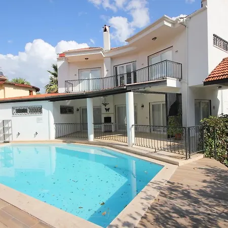 Poppy Villa *